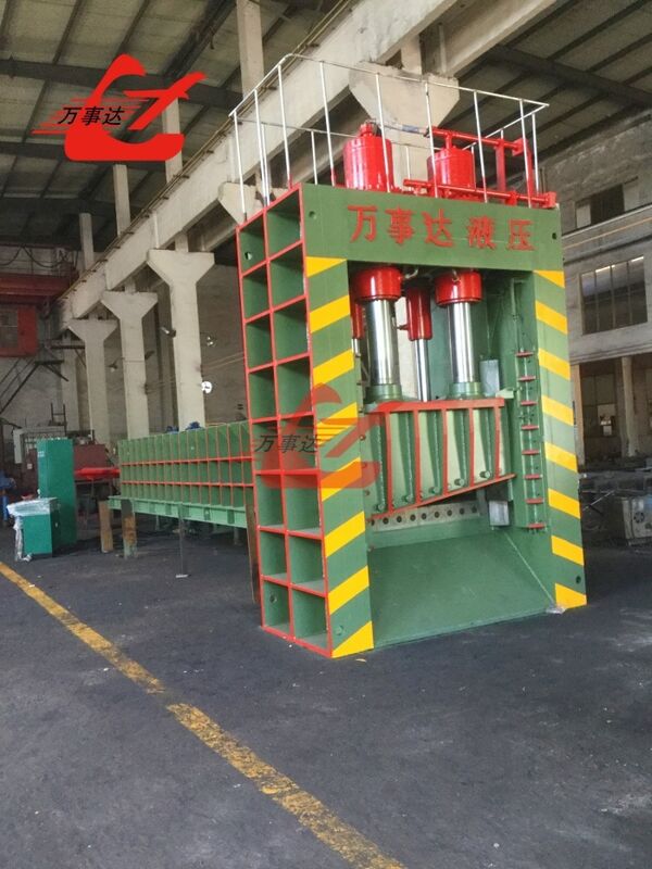 High Production Efficiency Gantry Shear 8000kN With 2000mm Blade For Heavy Scrap Metal Processing