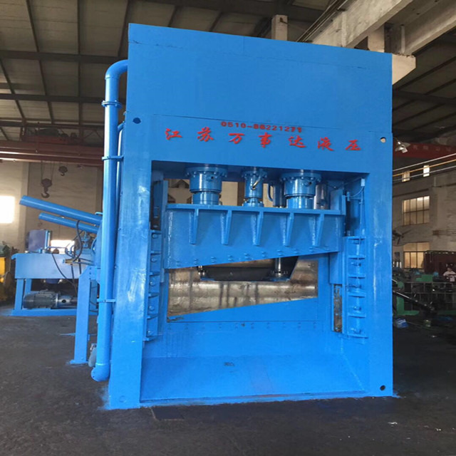 22kW Motor Power Scrap Shear 5.5-15 Ton/hr Production Rate High Cutting Force