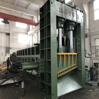 Yüksek Üretim Verimliliği Gantry Shear 8000kN Heavy Scrap Metal Processing için 2000mm Blade ile