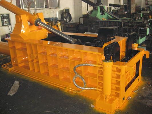 400 Ton Hidrolik Metal Balya Makinesi PLC Kontrollü 5-7 Ton/Saat Ağır Hizmet Tipi Hurda Metal Geri Dönüşüm Makinesi